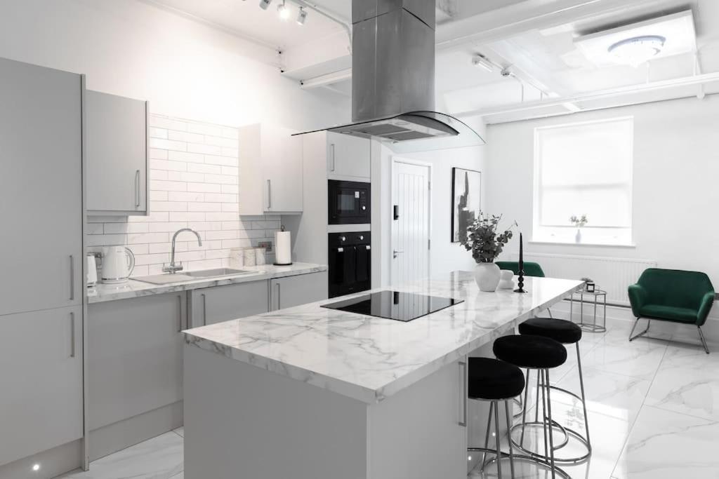 Luxury, Open Plan Apartment Bradford  Ngoại thất bức ảnh
