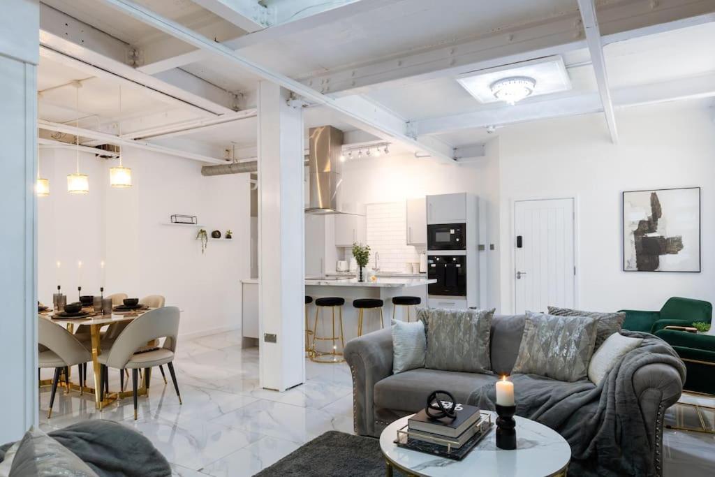 Luxury, Open Plan Apartment Bradford  Ngoại thất bức ảnh